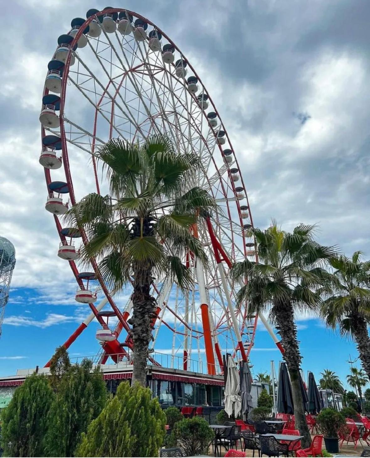 New Orbi Batumi Hotell Eksteriør bilde