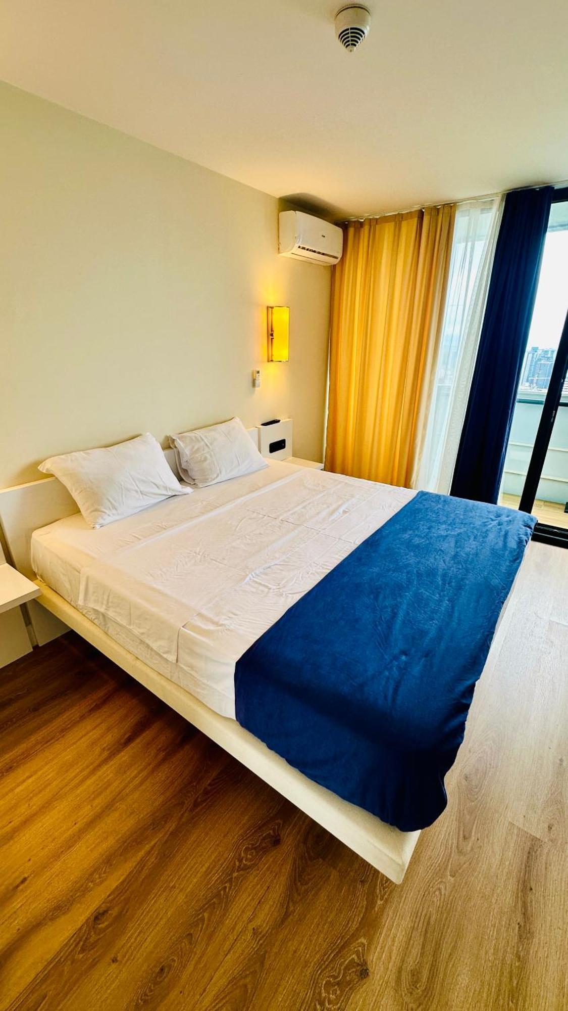 New Orbi Batumi Hotell Eksteriør bilde