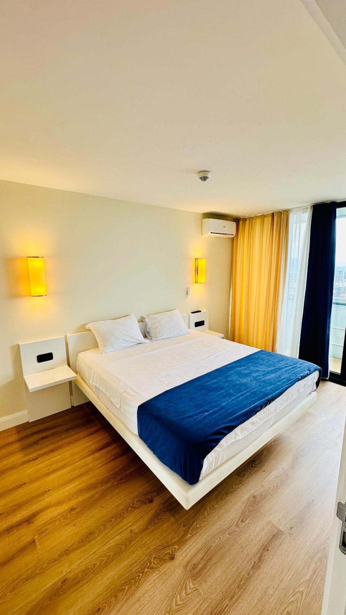 New Orbi Batumi Hotell Eksteriør bilde