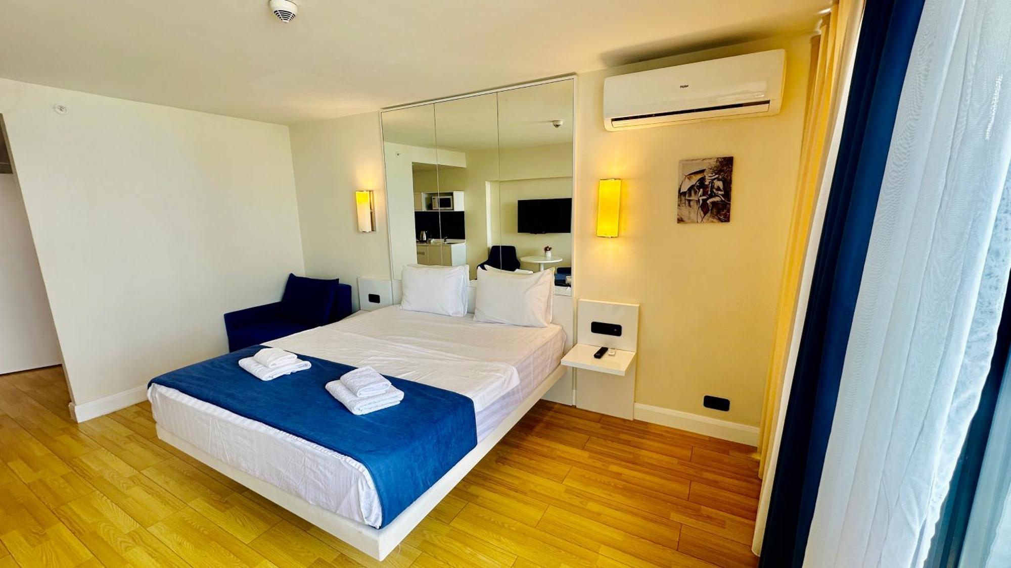 New Orbi Batumi Hotell Eksteriør bilde