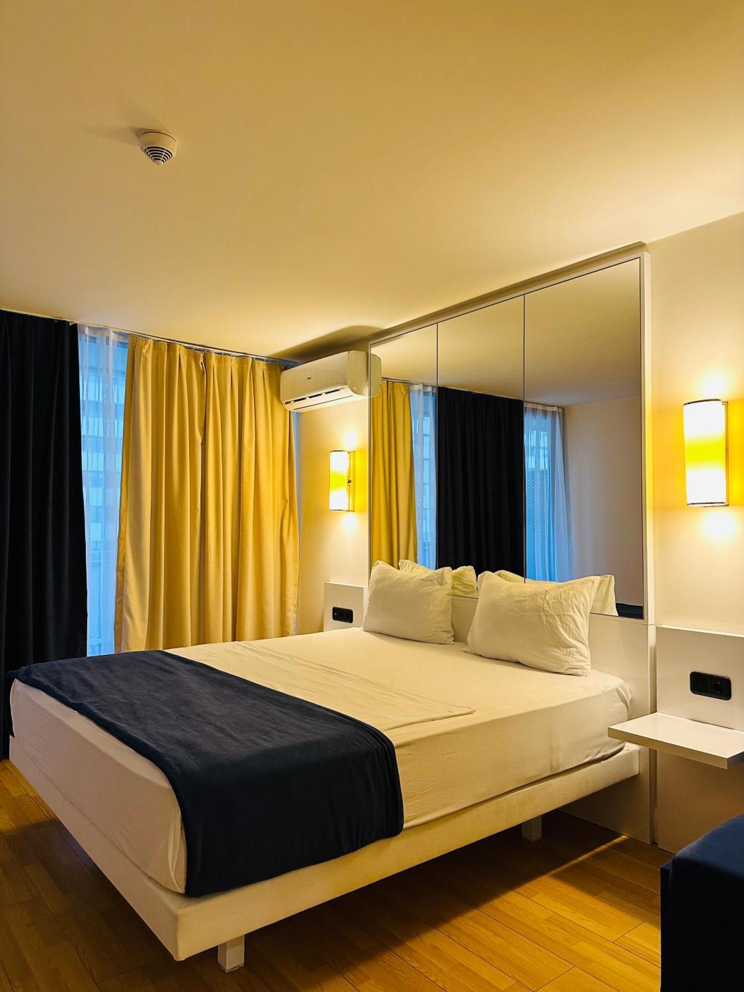 New Orbi Batumi Hotell Eksteriør bilde