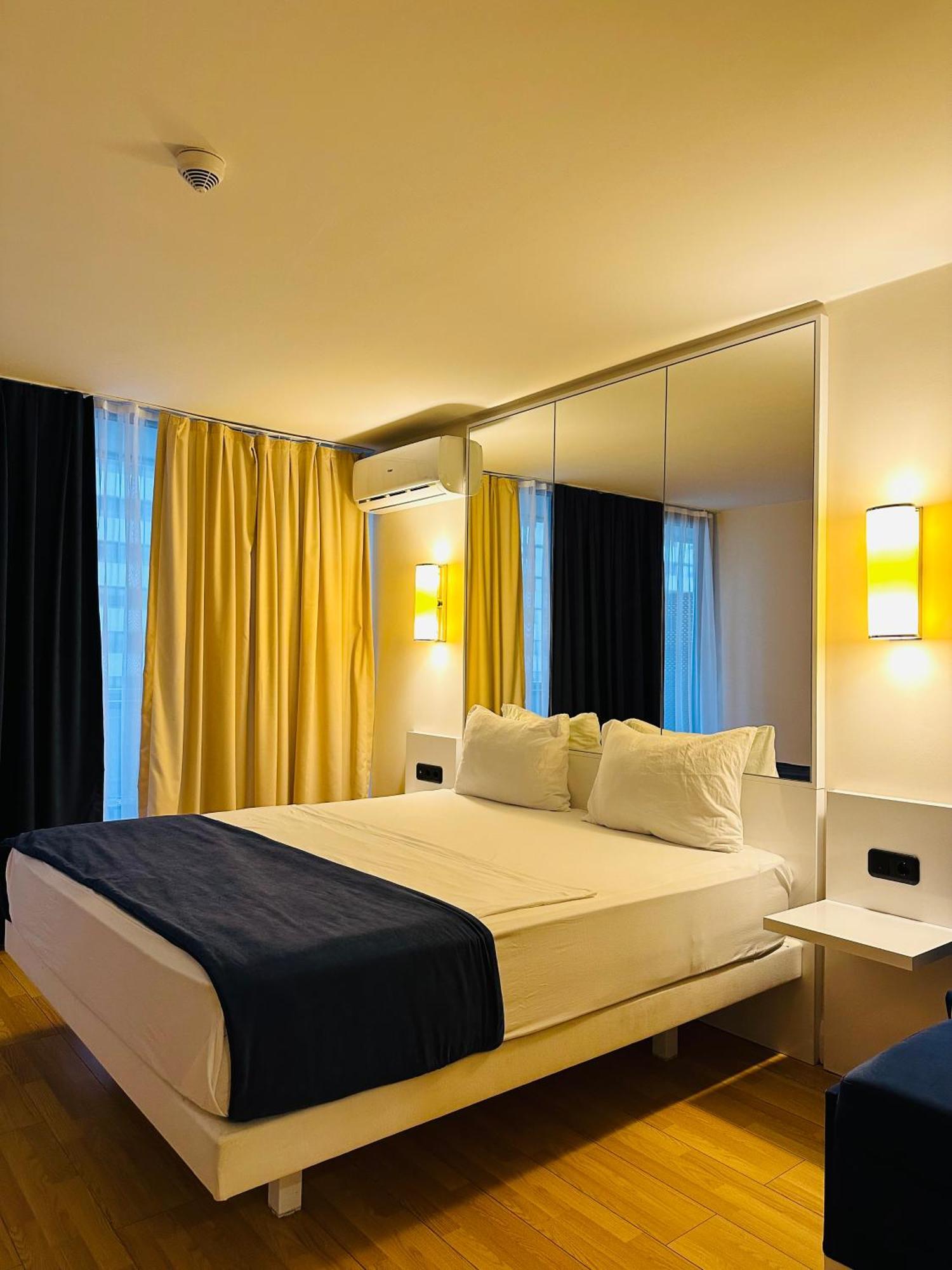 New Orbi Batumi Hotell Eksteriør bilde
